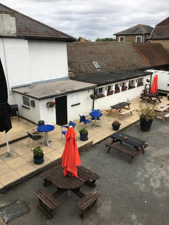 The Chequers Bed & Breakfast Royston  Exterior photo